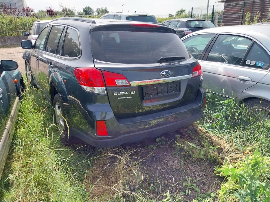 Субару Аутбек 2.5 бензин