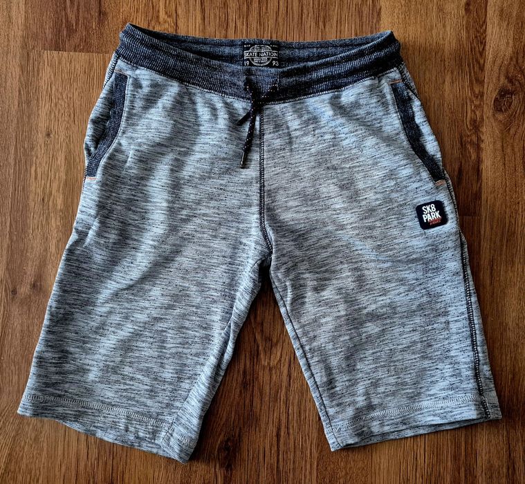 Lot 11 tricouri si 4 perechi pantaloni scurți copii mar 146-152