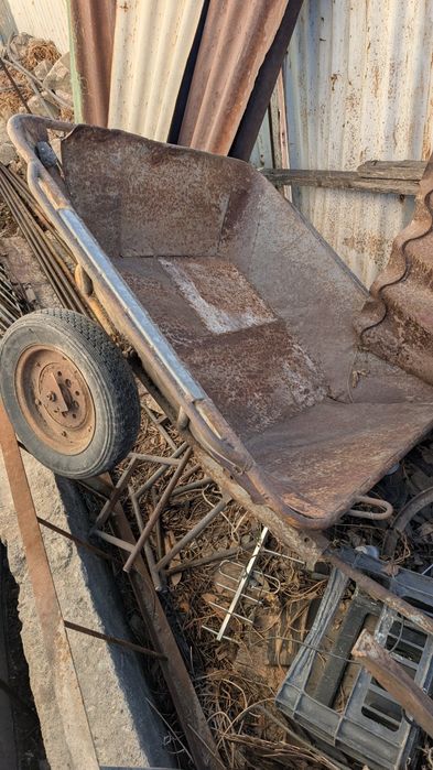 Телега ,арба лёгкая но большая