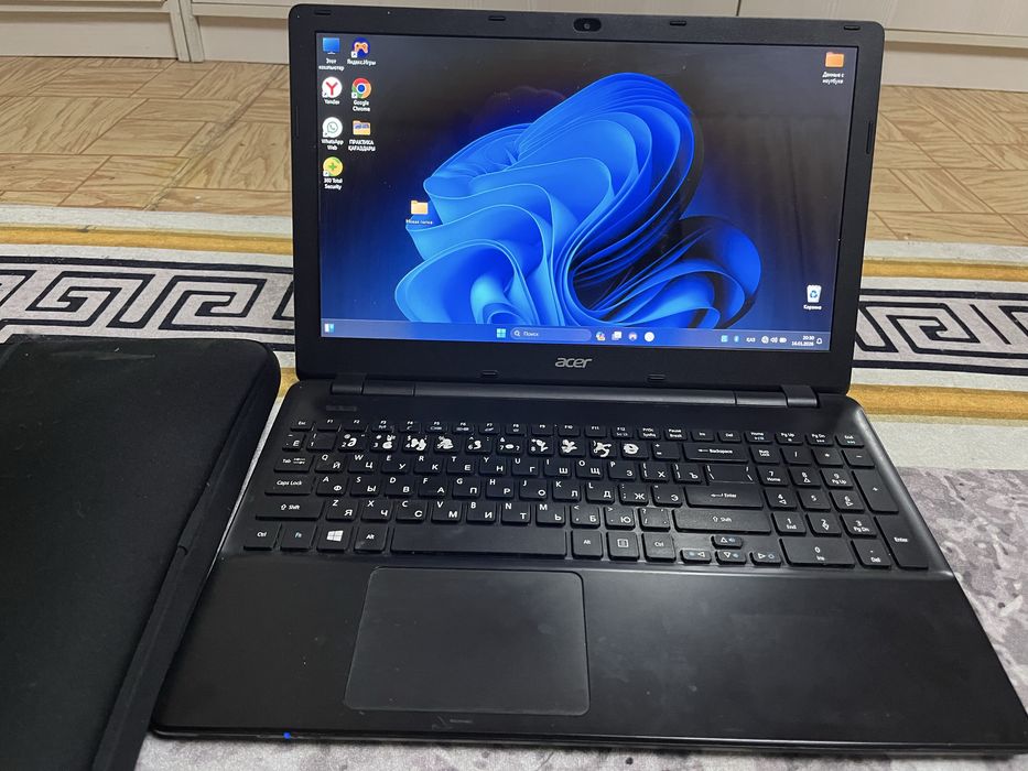 Ноудбук acer состояние б/у хорошо работает для работы и для игры.