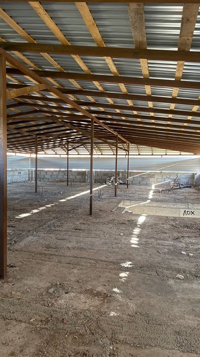 Noturar bino sotiladi