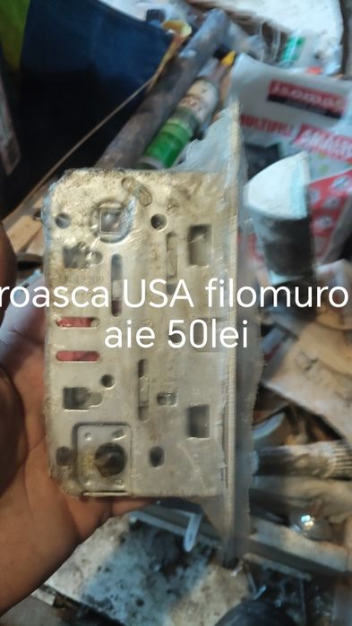 Vând tot ce se vede în poze