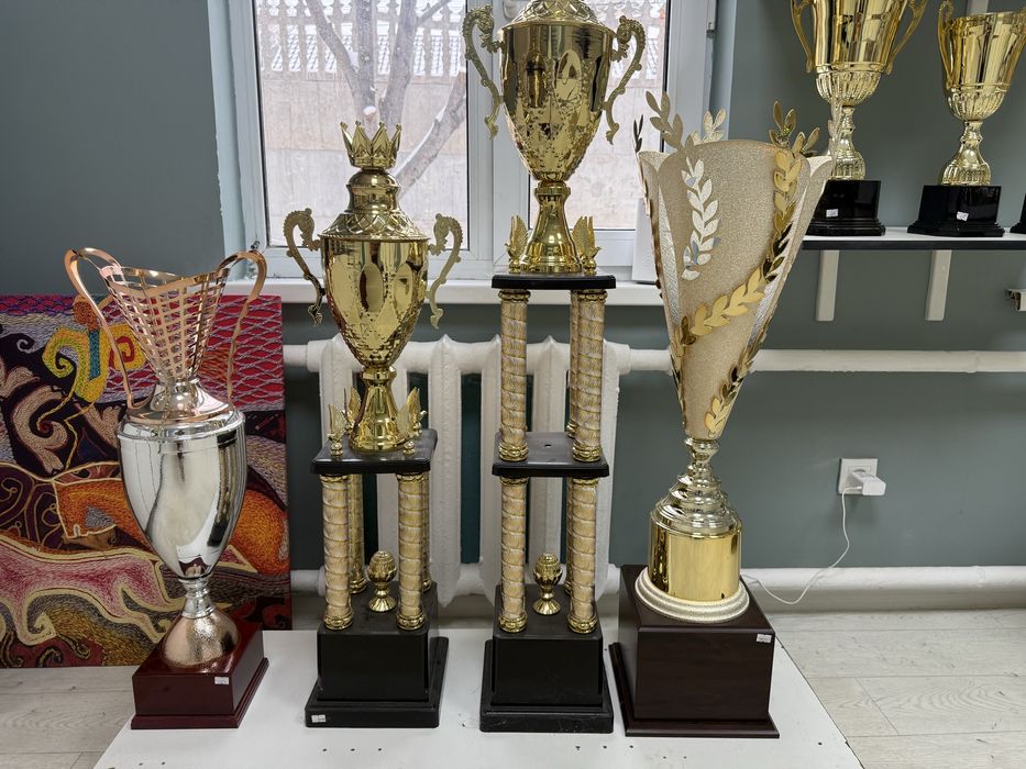 Кубки, призы из стекла, плакетки