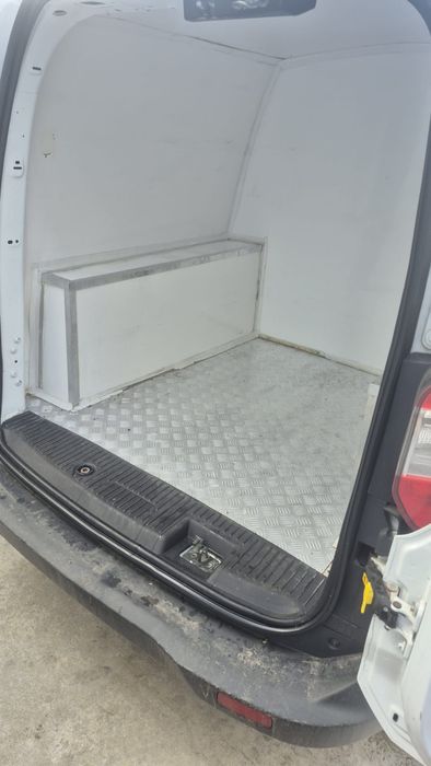 FORD Tourneo Courier 2018 — imagine 4