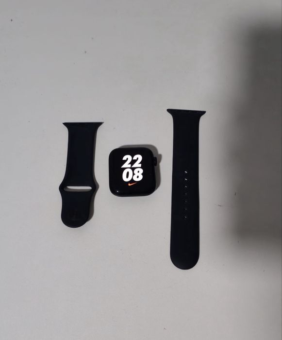 Iphone 13 + Apple Watch SE + accesorii