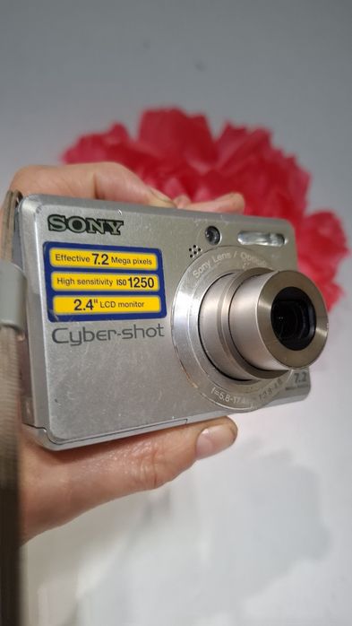 Компактен дигитален фотоапарат камера Sony S730