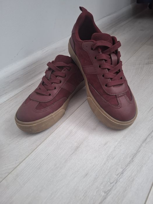 Pantofi sport Adidas si H&M