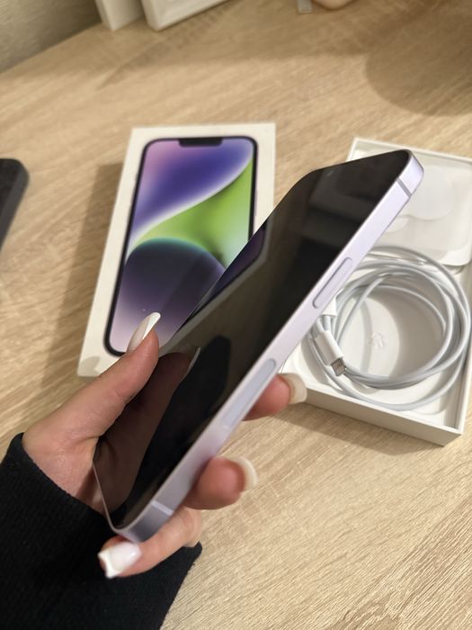 iPhone 14 сиреневый