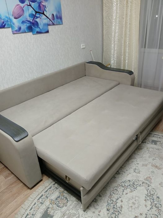 Продается диван для гостиной