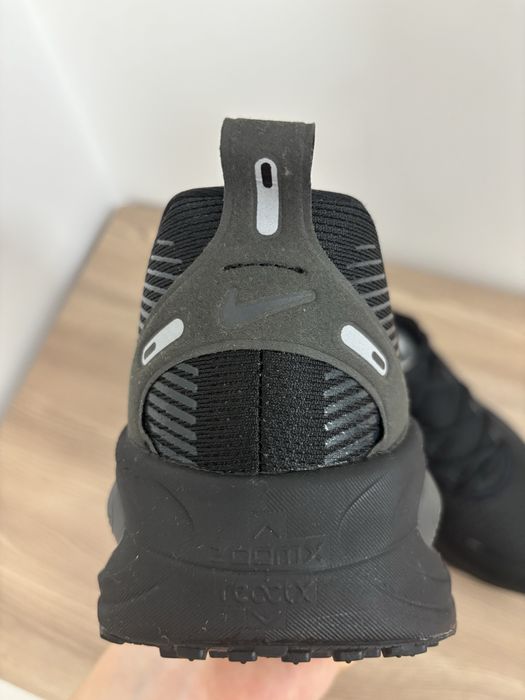 Nike Vomero 18 Обувки
