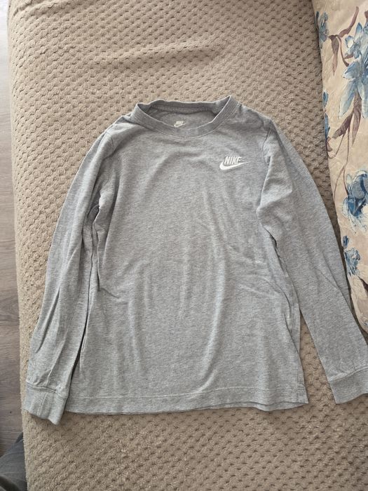 Bluza nike 128-137 , 2 buc