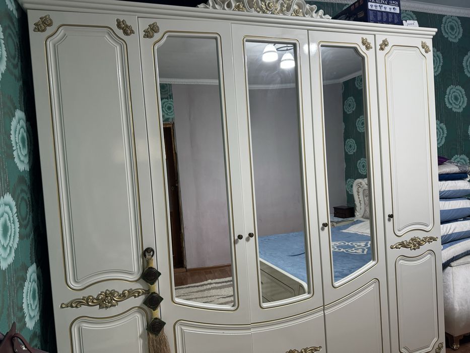 Спальный гарнитур