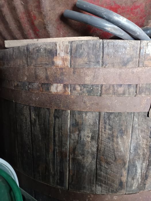 Cada lemn prune mere pere struguri