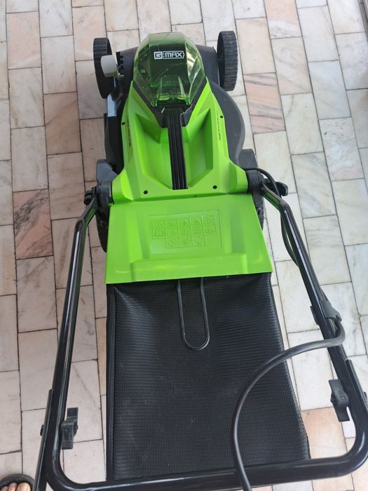 Mașina de tuns iarba Greenworks 40v
