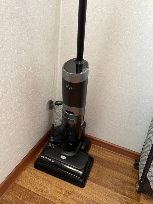 Продаю ручной пылесос 2в1