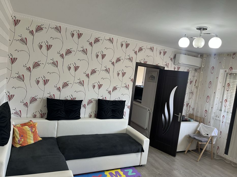 Vând apartament Y3