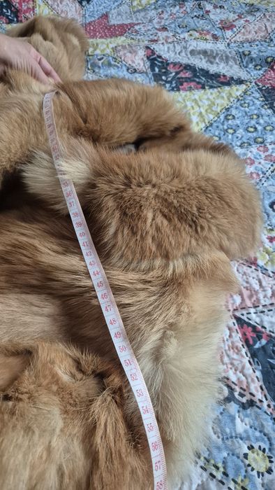 Haină blană naturală aurie, bordură vulpe, lungime medie, XL, căptușeală satin
