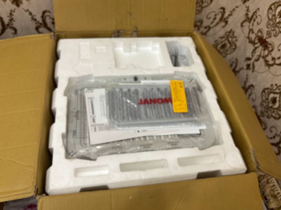 Швейная машина Janome 550E