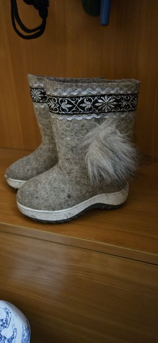 Продам детские валенки