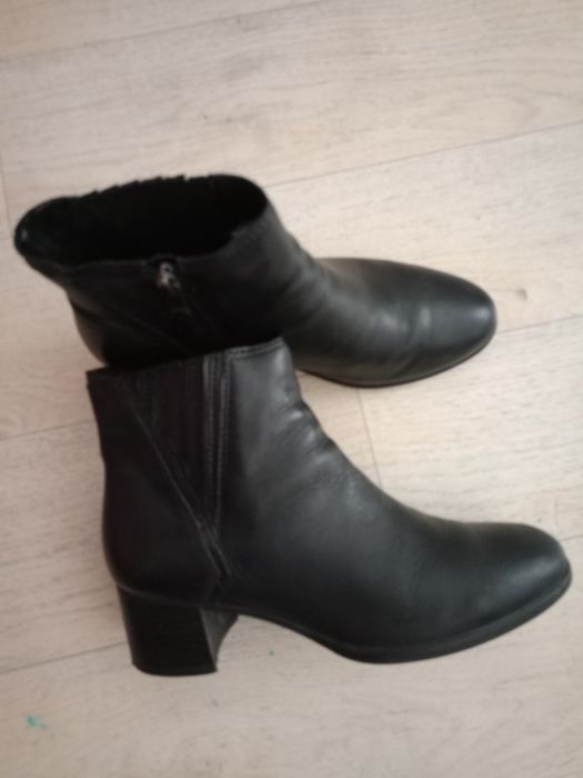 Продам кожаные полусапожки