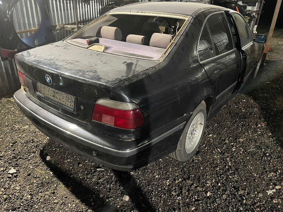 Продам на запчасти бмв е39