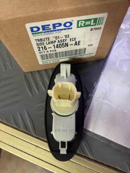 Поворотник в крыло мазда кронос