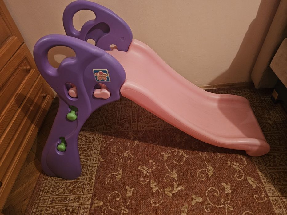 Градинска люлка и пързалка