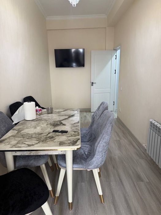 Sotiladi srochni 2 xona BM group