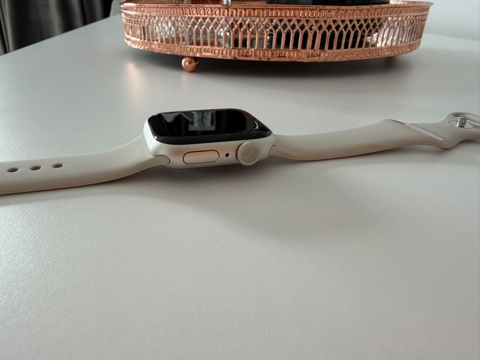 Apple Watch series 8- 40mm