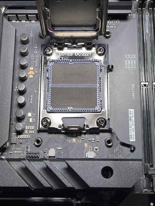 Placa de baza Asus ROG CROSSHAIR X670E HERO