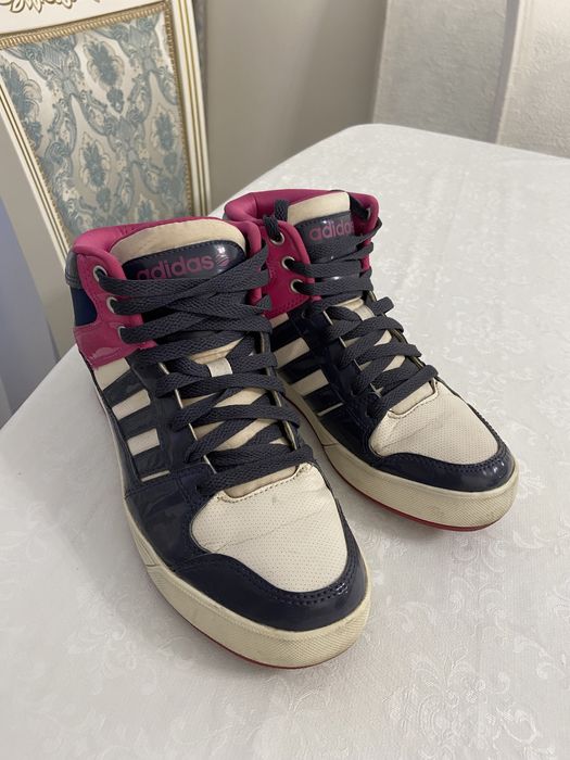 Продам кроссы adidas