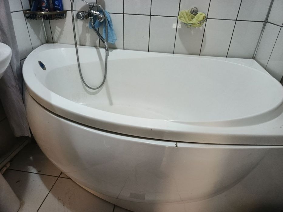 Продаётся ванна срочно