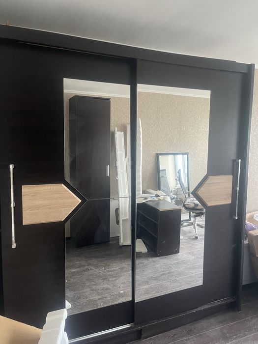 Шифоньер в хорошем состоянии, венге