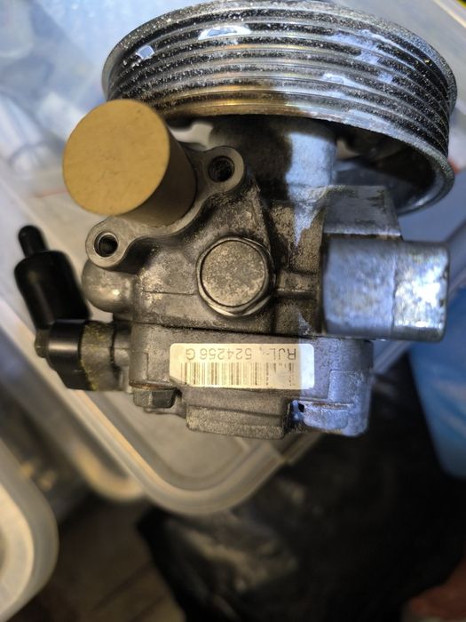 Продавам хидравлична помпа за Хонда ЦРВ3 дизел 2.2м3, 140 к.с.