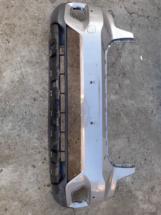 Vând bară față, și bară spate și aripă dreapta față Volvo XC40 p