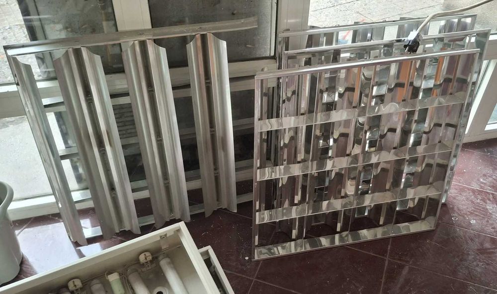 Луминисцентни осветителни тела с по 4 тръби