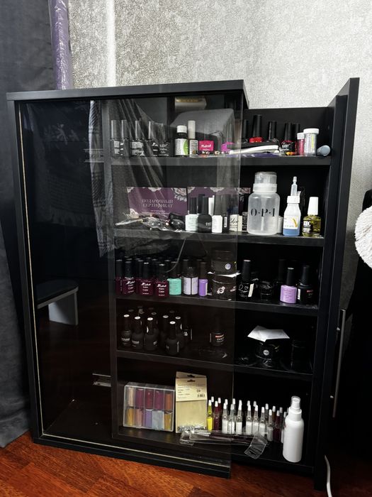 Полка для мастеров маникюра