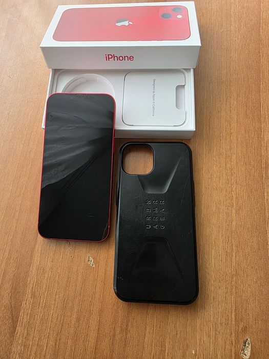iPhone 13 (Red) 128gb - перфектен