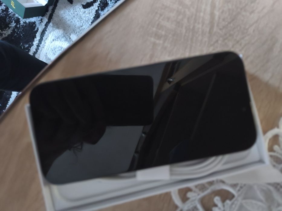 Vând iphone 16 promax