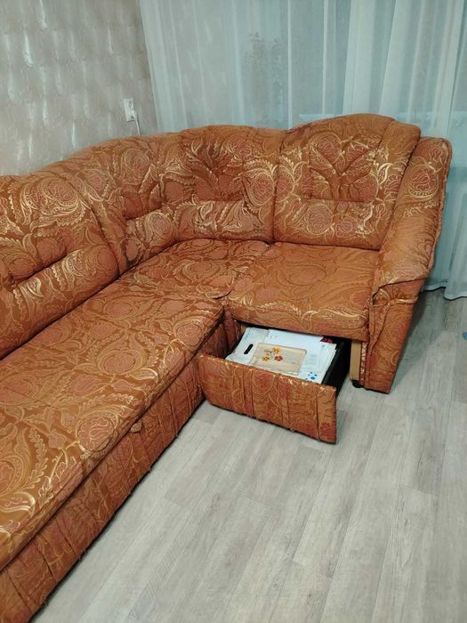 Отдам диван даром