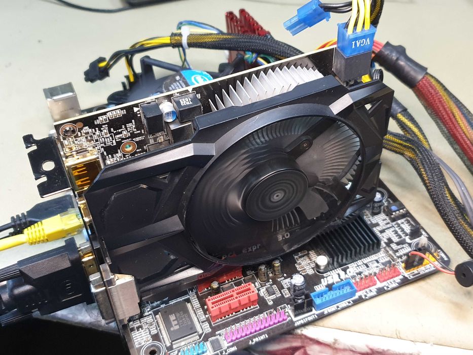 Placă video AMD R7 360 2GB DDR5 128-bit Gigabyte, consum mic