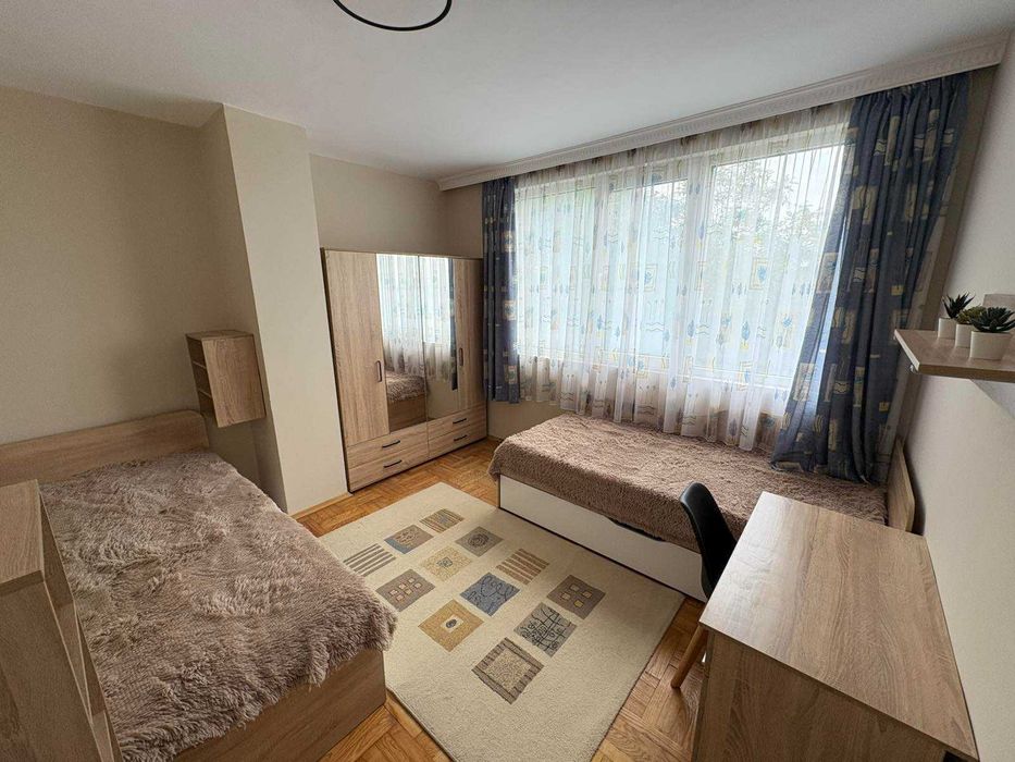 Дава се под наем Тристаен апартамент в Добрич, ЖП Гара - 80 кв.м за 357 € - Снимка #4