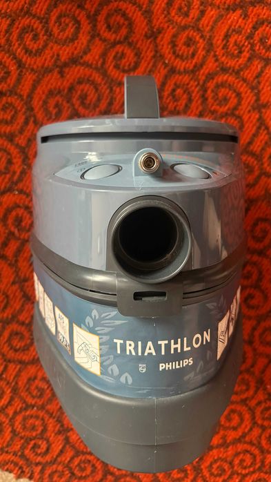 Пылесос мощный фирмы Philips, модель TRIATHLON