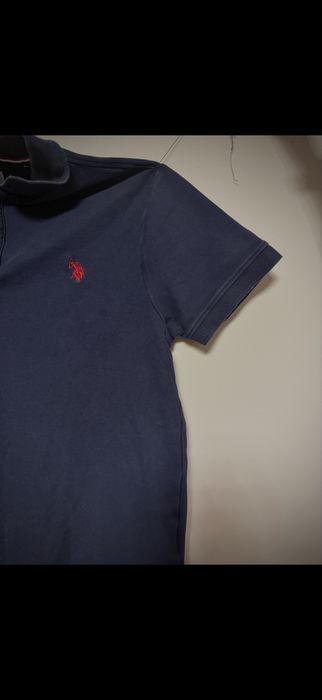 Tricou polo bleumarin – stil clasic, stare bună