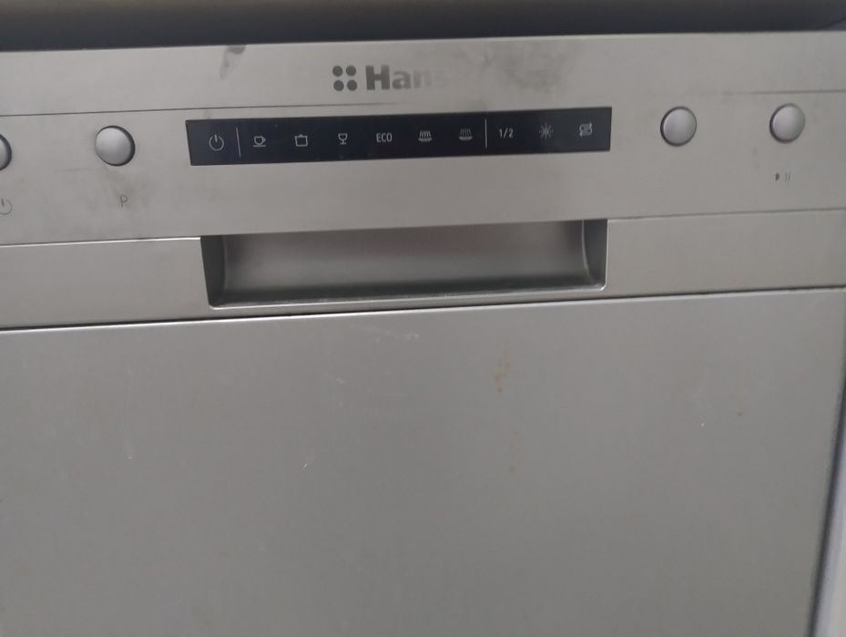 Продаю посудомоечную машину