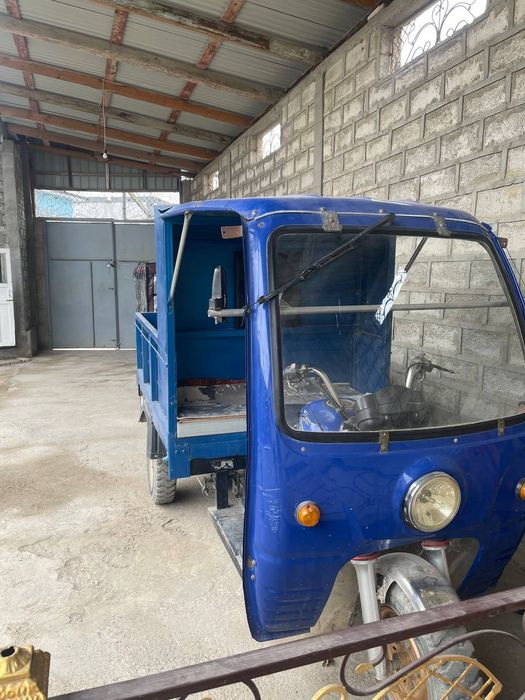 Lochin moto sotiladi