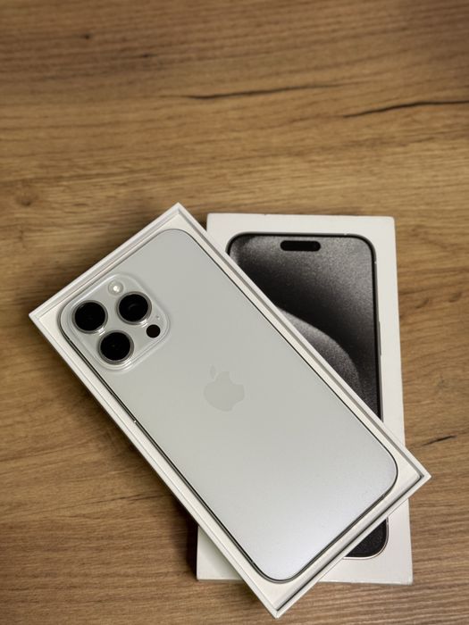 iPhone 15 Pro Max 94% White Titanium 256 GB full box