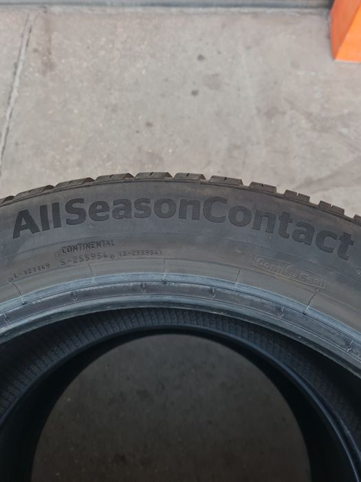 Всесезонни гуми 2 броя CONTINENTAL AllSeasonContact 245 45 R18 дот 4920