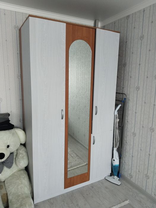 Продам тумбу и шкаф