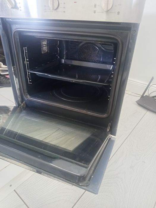 Продаю хороший состояний духовку